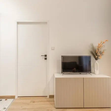 Golden Apartments/sobf Apartment