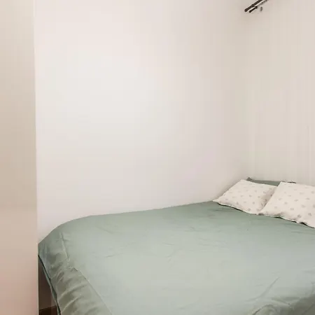Golden Apartments/sobf Apartment